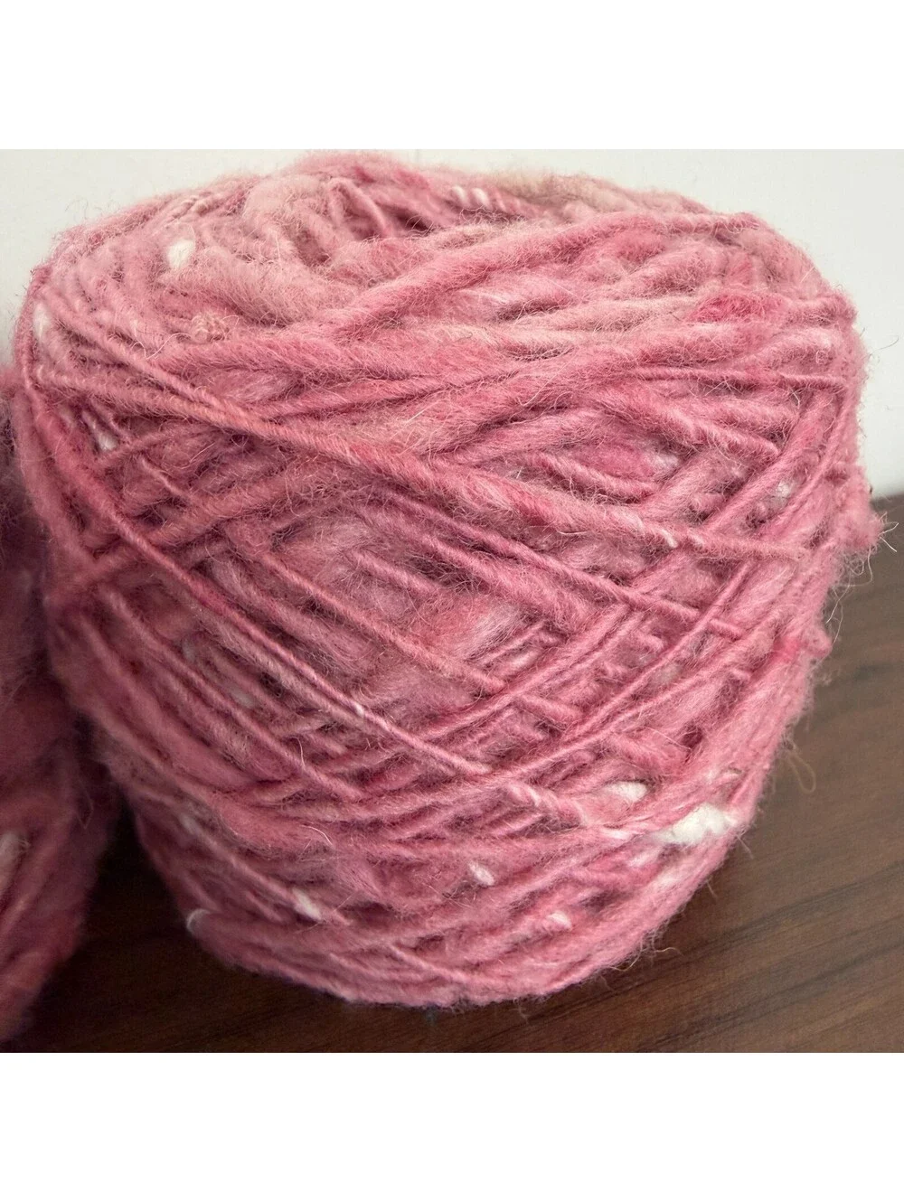 100% Wool Bulky Slub Yarn 391 Yds Mauve Pink 230g (2 Cakes)